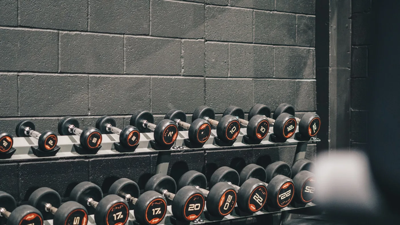 Fitnessruimte met materiaal
